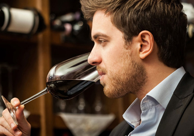 Một số lưu ý khi mua hộp quà rượu tết để đi biếu tặng Sếp