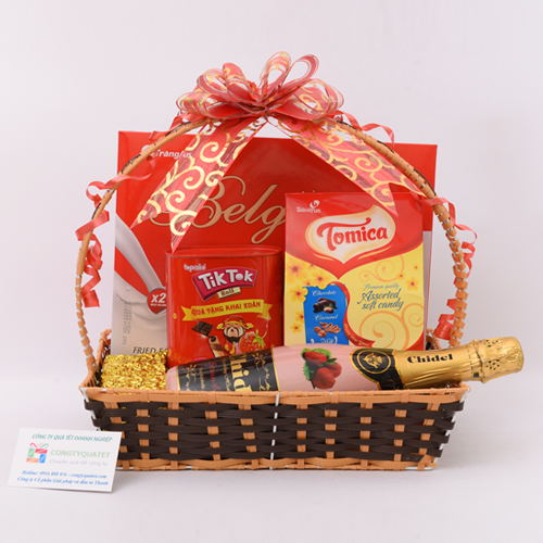 Giỏ quà bánh kẹo cát tường